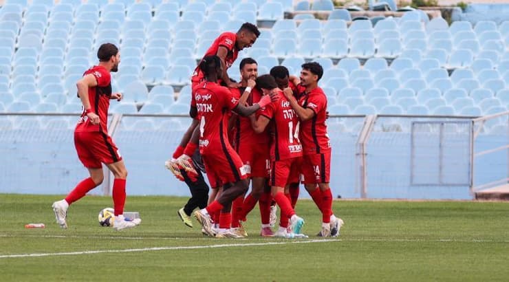 שחקני הפועל רמת גן בטירוף (שחר גרוס) שחקני הפועל רמת גן בטירוף