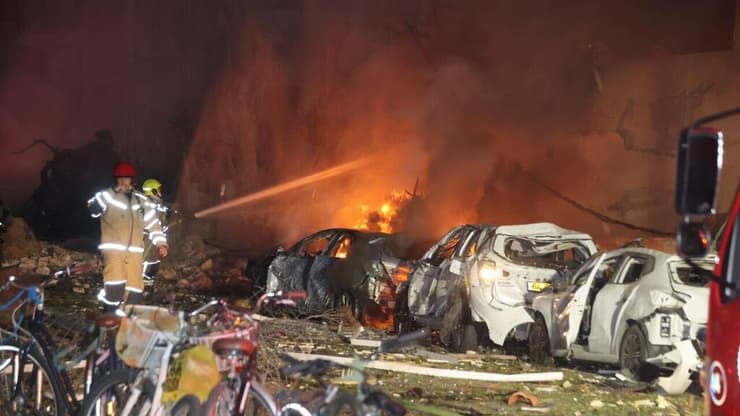 זירת הנפילה בתל אביב (צילום: מוטי קמחי) זירת הנפילה בתל אביב