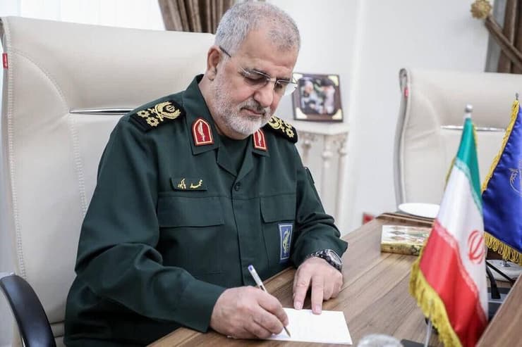 גם קודמו חוסל. גנרל מוחמד פאכפור מוחמד פאכפור מפקד משמרות המהפכה של איראן