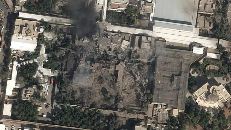 עשן ונזק במתחם המאובטח של חמינאי