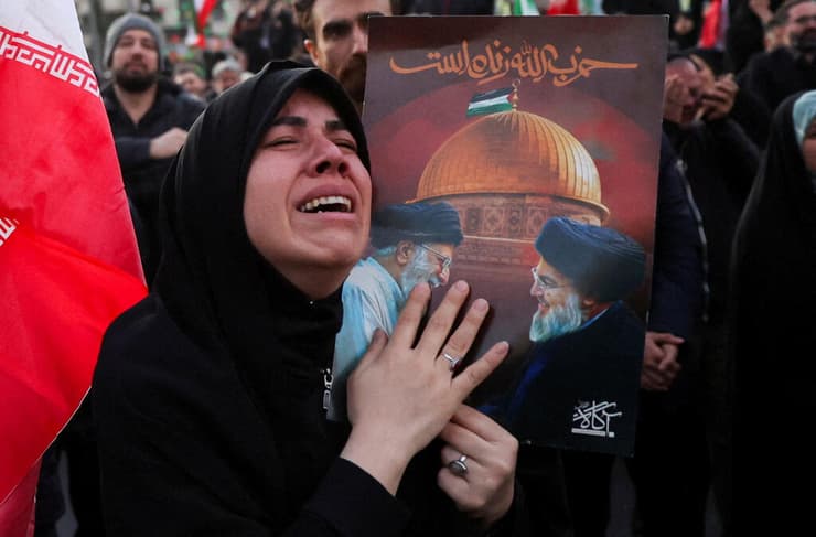 צילום: Majid Asgaripour/WANA (West Asia News Agency) via REUTERS טהרן איראן אישה בוכה אחרי חיסול עלי חמינאי