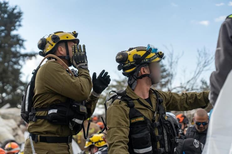 פעילות כוחות פיקוד העורף בזירת הנפילה בבית שמש