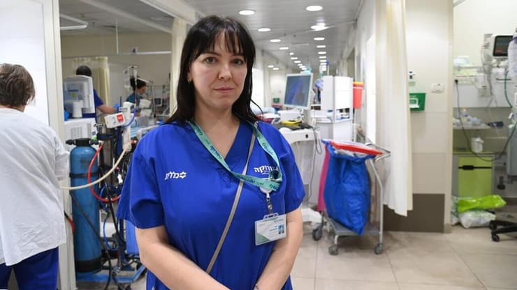 "אנחנו באיראן 2, אבל מרגישים פה יותר בטוחים". ילנה גולדנברג סבג (צילום: הרצל יוסף) בית החולים סורוקה במהלך מלחמת שאגת הארי. בתמונה: האחות ילנה גולדנברג סבג