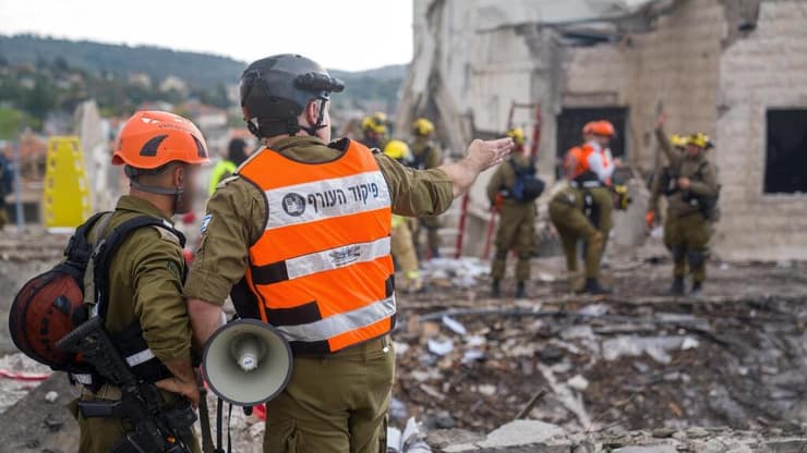 פעילות כוחות פיקוד העורף בזירת הנפילה בבית שמש