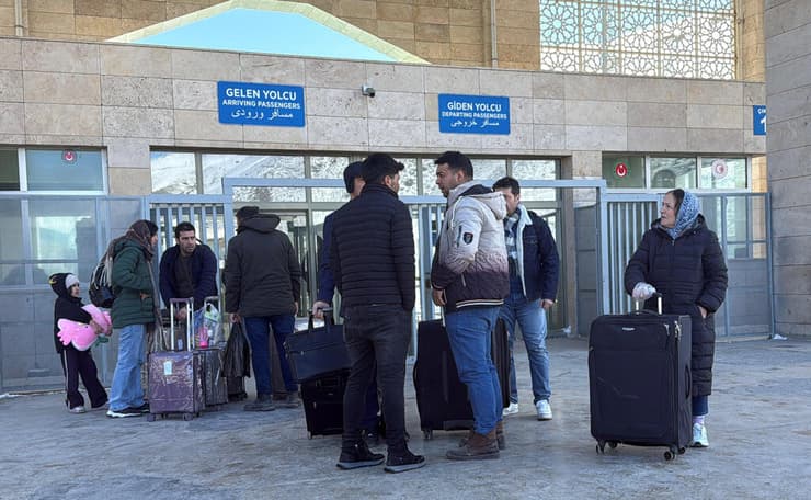 מעבר גבול בצד הטורקי, בפרובינציית ואן בגבול טורקיה-איראן (צילום: REUTERS/Ismet Mikailogullari) מעבר הגבול קאפיקוי בגבול בין טורקיה ל איראן