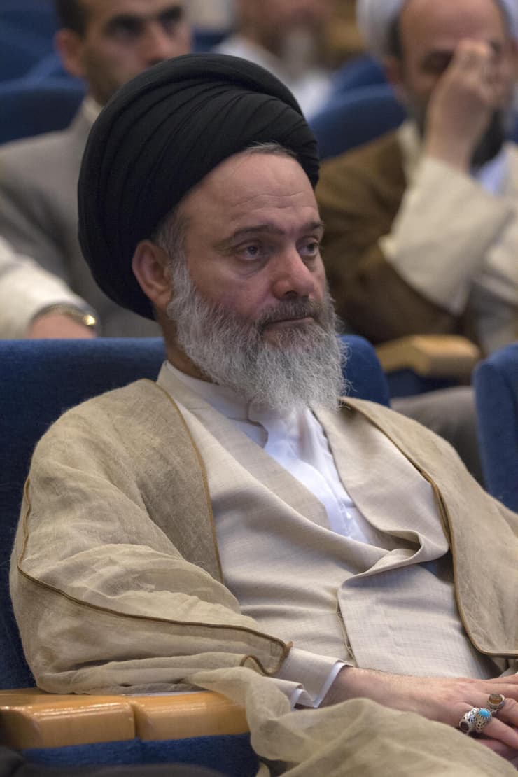 האשם חוסייני בושהרי איש דת בכיר ב איראן