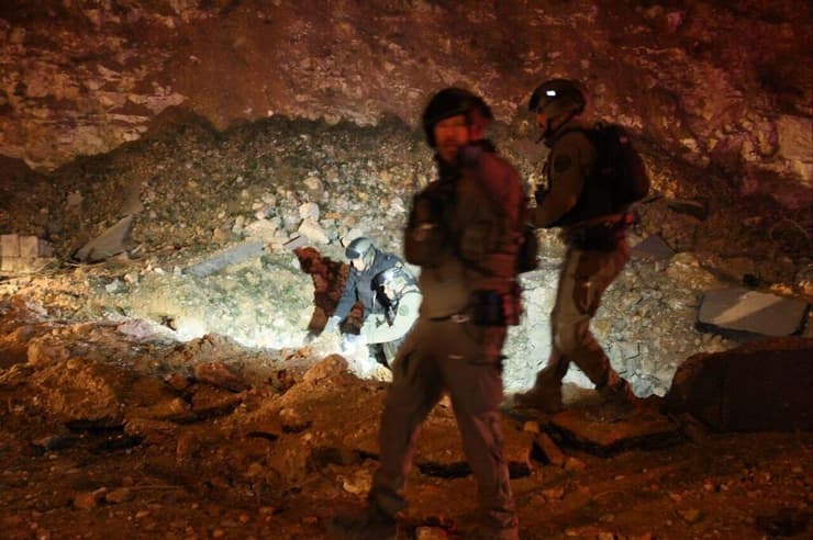 צילום: אלכס קולומויסקי זירת הנפילה בירושלים