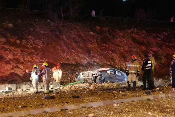 זירת הנפילה בירושלים (צילום: אלכס קולומויסקי ) זירת הנפילה בירושלים