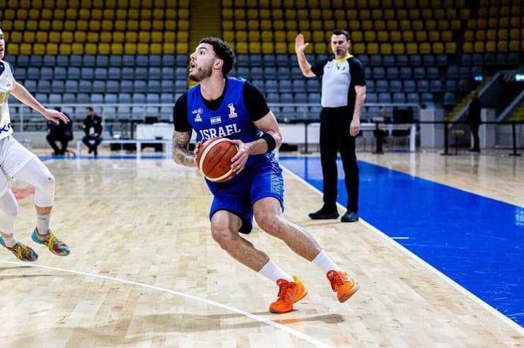 שחקן נבחרת ישראל בכדורסל נועם יעקב
