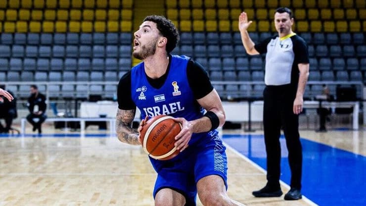שחקן נבחרת ישראל בכדורסל נועם יעקב