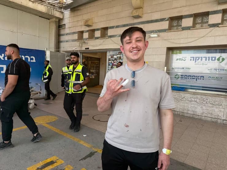 "ניצלתי בנס". דוד ברננקו שנפצע מנפילת הטיל (צילום: רוני גרין שאולוב) דוד ברננקו שנפצע מנפילת הטיל