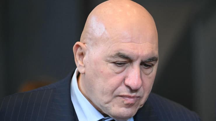 שר ההגנה האיטלקי גוידו קרוסטו