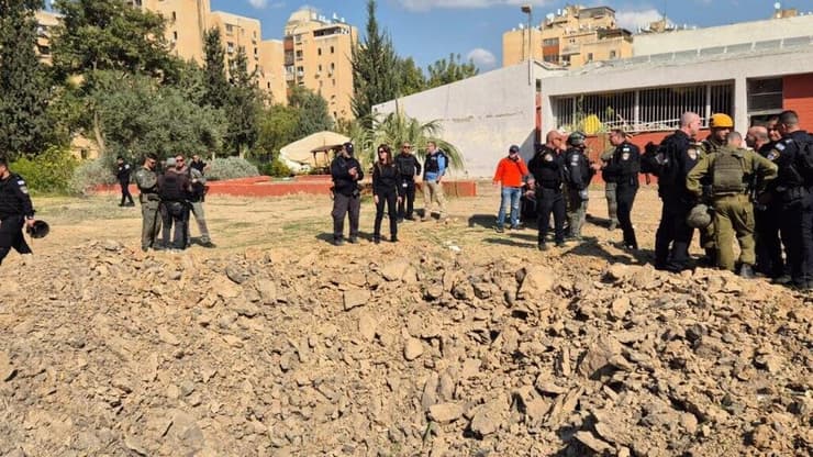 הזירה בבאר שבע (צילום: הרצל יוסף) זירת הנפילה בבאר שבע