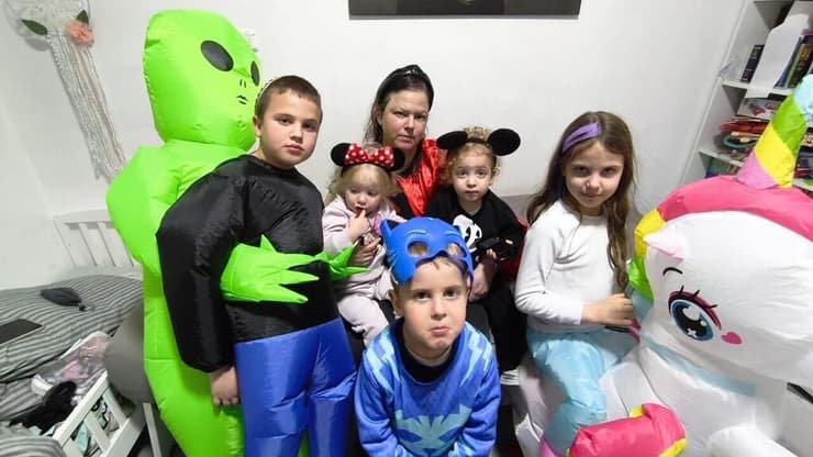 משפחת ריזמוביץ - חוגגים את חג פורים בלי אבא אריה שבמילואים