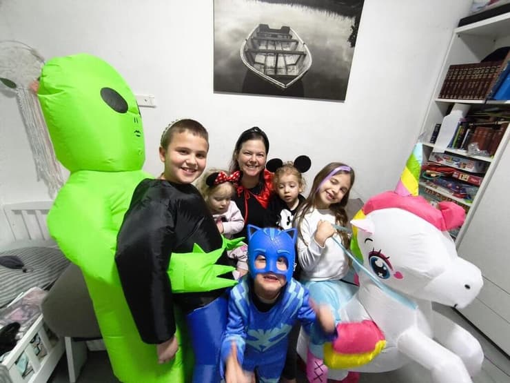 משפחת ריזמוביץ. מתגעגעים לאבא (צילום: באדיבות המשפחה ) משפחת ריזמוביץ - חוגגים את חג פורים בלי אבא אריה שבמילואים