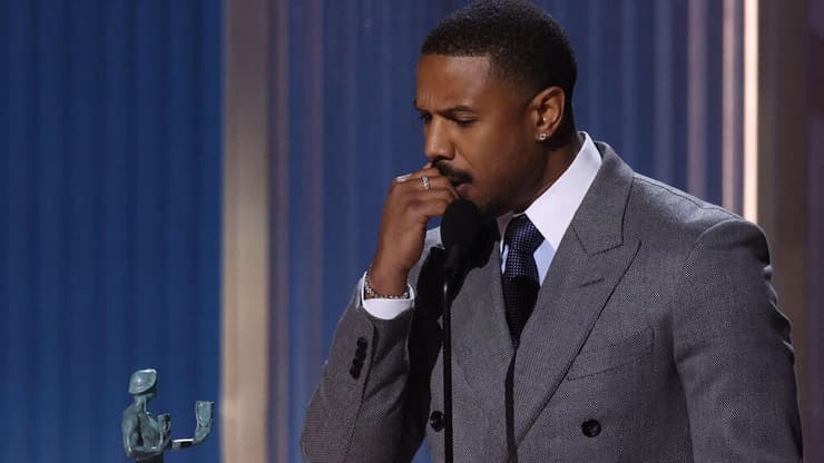 מייקל בי ג'ורדן בעת הזכייה בטקס פרסי השחקנים (צילום: VALERIE MACON / AFP) מייקל בי ג'ורדן בעת הזכייה בטקס פרסי השחקנים