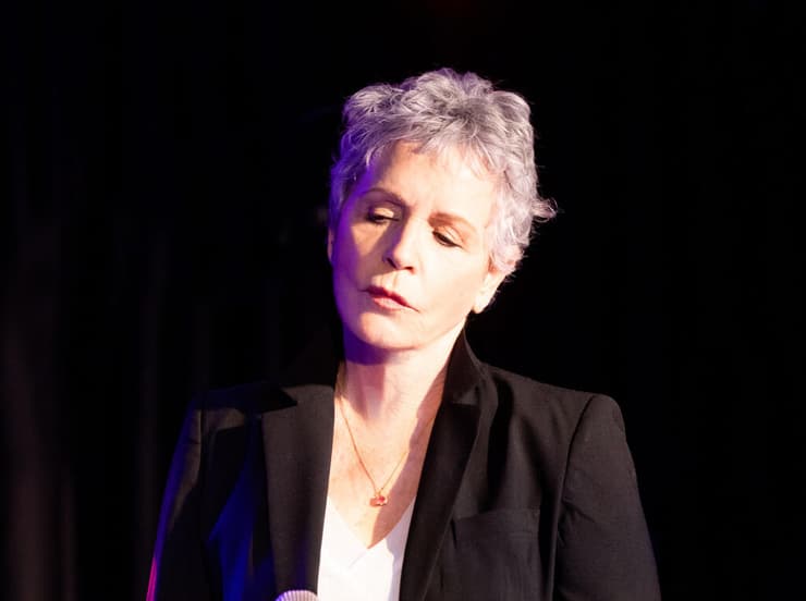 לאורה ריבלין