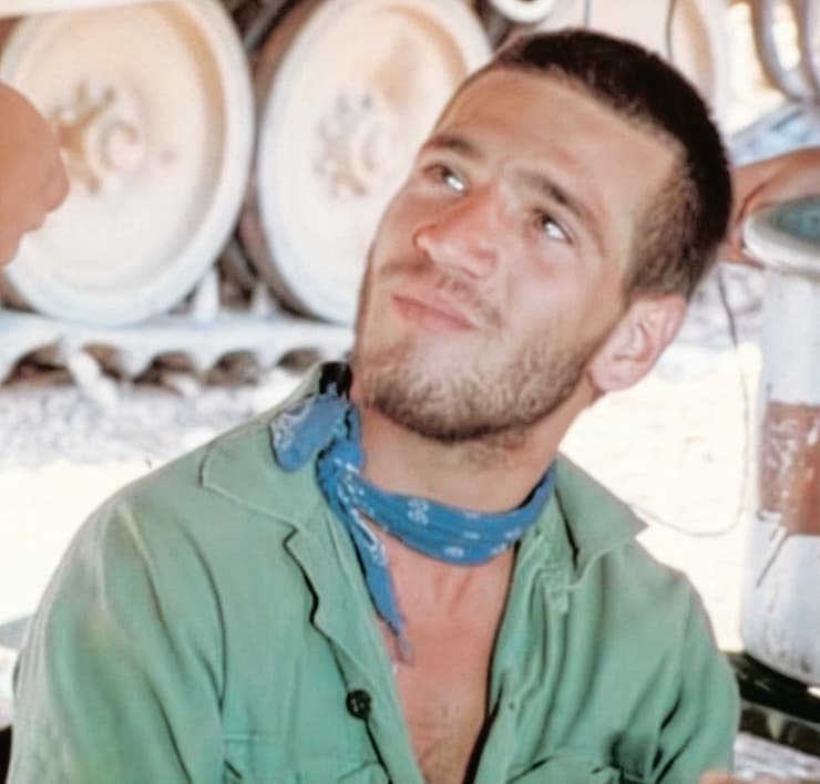 אלון אבוטבול ז"ל, מתוך הסרט 'שתי אצבעות מצידון'