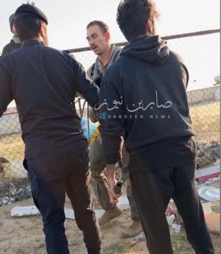 חייל אמריקני שצנח ממטוס הקרב