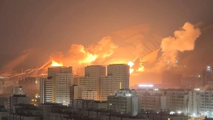 להבות אש בטהרן להבות אש בטהרן