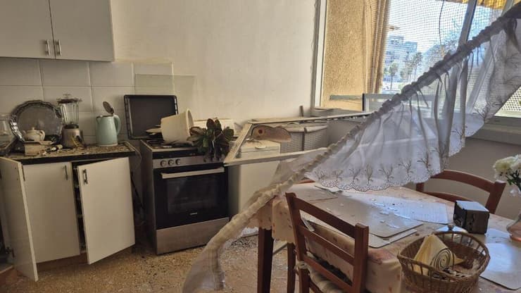 צילום: אילנה קוריאל בניין שנפגע בבאר שבע