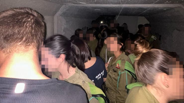 חיילות בעת אזעקה בסיסי צה"ל ללא מיגון