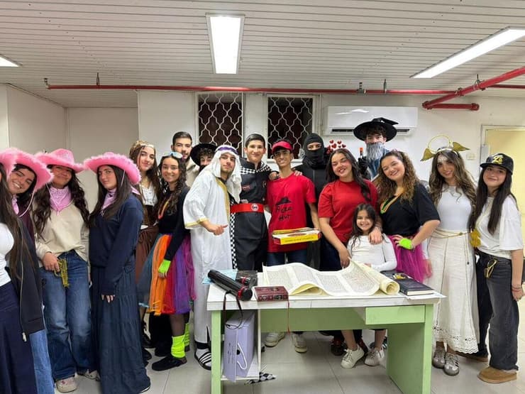 קריאת מגילה באולפנת סגולה בקריית מוצקין בהשתתפות חניכי פרויקט מסע