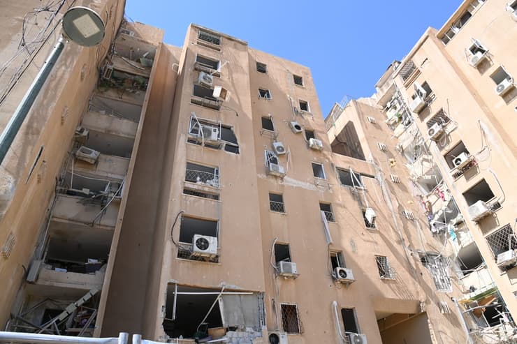 חזרה לזירת הנפילה בבאר שבע (צילום: הרצל יוסף) חזרה לזירת הנפילה בבאר שבע