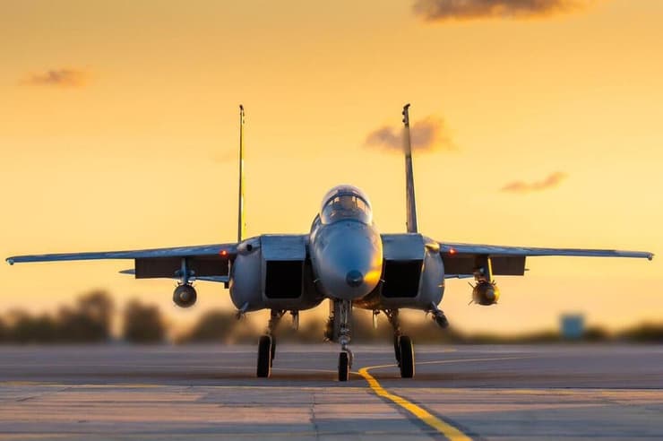 מוןס חיל האוויר במהלך מבצע "שאגת הארי" (צילום: דובר צה"ל ) תמונות מפעילות אנשי חיל האוויר ומהבור במהלך מבצע "שאגת הארי"