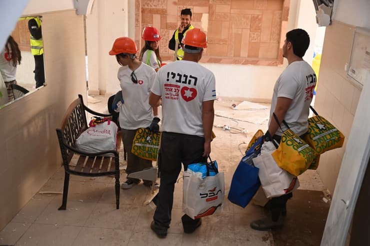 צילום: הרצל יוסף חזרה לזירת הנפילה בבאר שבע