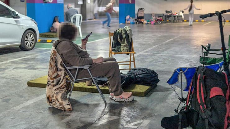 שהייה במקלט בראשון לציון בשעת אזעקה במהלך מלחמת שאגת הארי