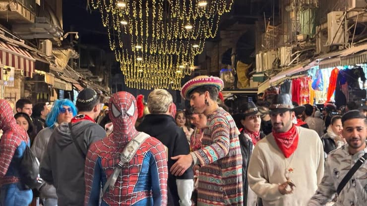 שוק מחנה יהודה בזמן האזעקה