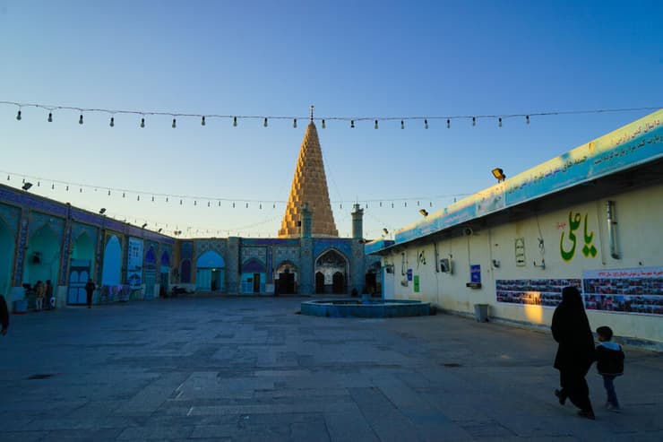 קבר דניאל באיראן. גם מוסלמים מבקרים במקום (צילום: Photo Hedge / Shutterstock) קבר דניאל באיראן. גם מוסלמים מבקרים במקום