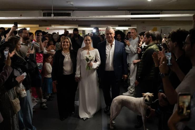 דיזנגוף סנטר. אפילו חתונה עשו אצלם בחניון (צילום: דנה רעני) חתונה בקומה מינוס 4 בדיזנגוף סנטר