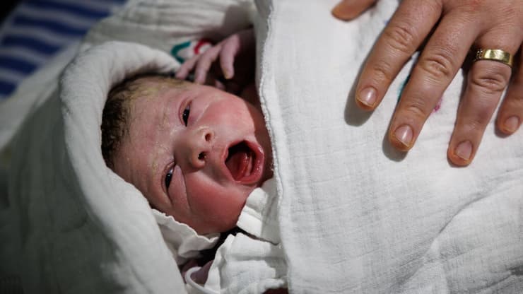 לידה במהלך מלחמת שאגת הארי בשיבא. בתמונה: הבן של עדי שטרית אהבתי ובעלה מתן אהבתי