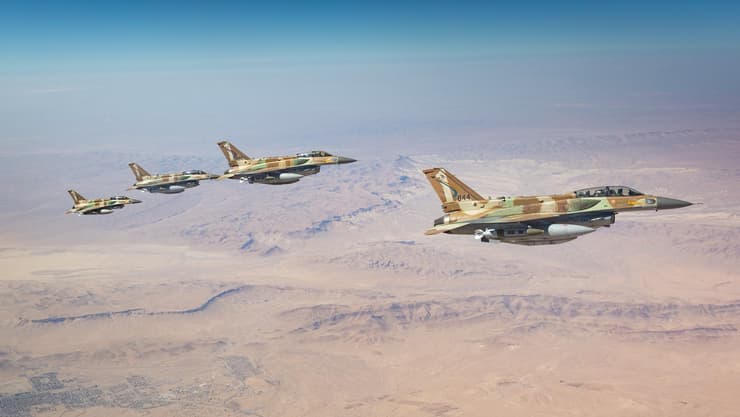 מטוסי קרב של חיל האוויר בדרכם לתקיפה באיראן