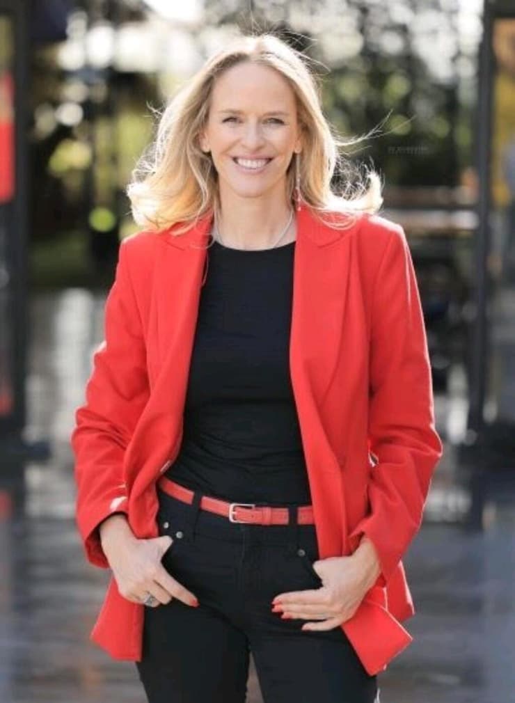 ד"ר ג'וליה גוזמן