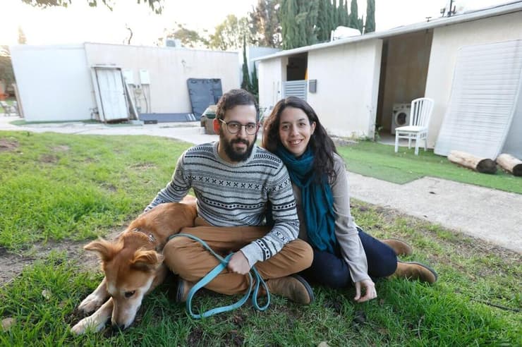 יונתן והילה בשן. "בגוש דן צפוף ורועש. פה רגוע" (צילום: גדי קבלו) יונתן והילה בשן