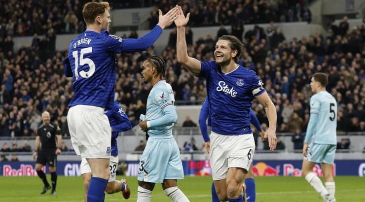 טארקובסקי ואובריאן חוגגים (רויטרס) טארקובסקי ואובריאן חוגגים