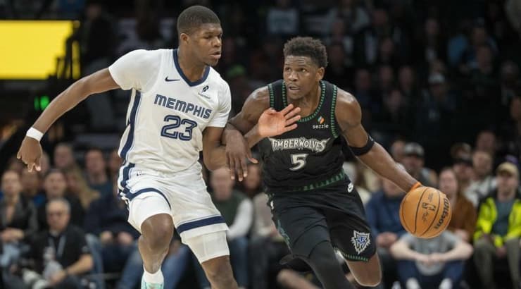 אנטוני אדווארדס בפעולה (רויטרס) אנטוני אדווארדס בפעולה