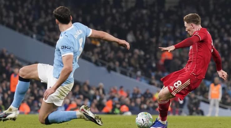 אליוט אנדרסון. איזו בעיטה (IMAGO) אליוט אנדרסון. איזו בעיטה