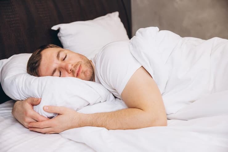 שינה. נמצא המספר האופטימלי להורדת הסיכון לסוכרת סוג 2 (צילום: shutterstock) שינה