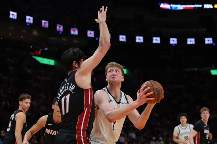 שחקן ברוקלין נטס דני וולף