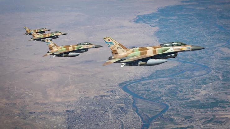 מטוסי קרב בדרכם לאיראן, מרץ השנה. צה"ל כבר ערוך (צילום: דובר צה"ל) מטוסי קרב של חיל האוויר בדרכם לתקיפה באיראן