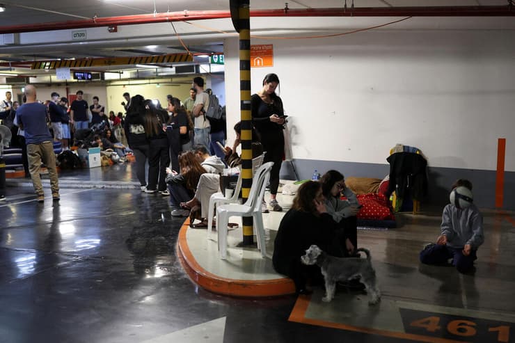 "העירייה שמרה על ראש קטן". חניון בתל אביב במהלך המלחמה (צילום: REUTERS/Ronen Zvulun) תל אביב