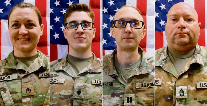 הקורבנות הראשונים. ארבעת החיילים שתמונתם פורסמה