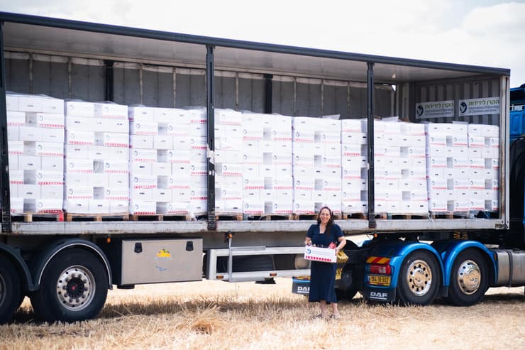 אקשטיין בהעברת ציוד רפואי ומזון לקהילה הדרוזית והנוצרית בסוריה
