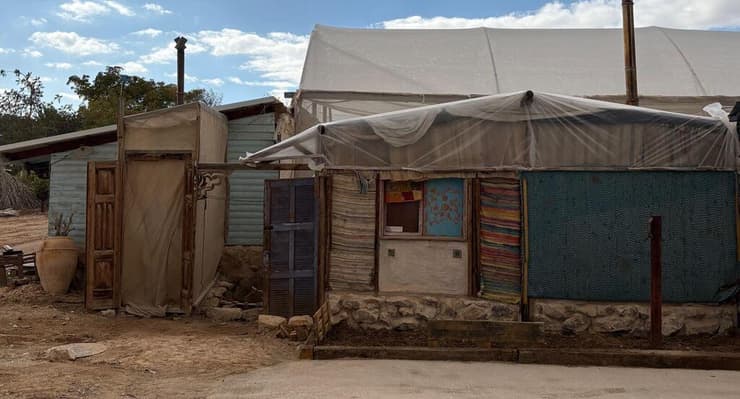 השביליסטים - למדור על הספה