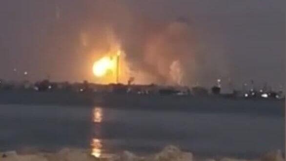 פגיעה בבתי זיקוק בבחריין