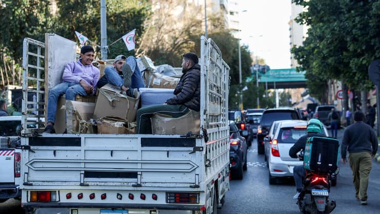 פקקים בביירות בעקבות צווי פינוי של צה"ל בדאחייה